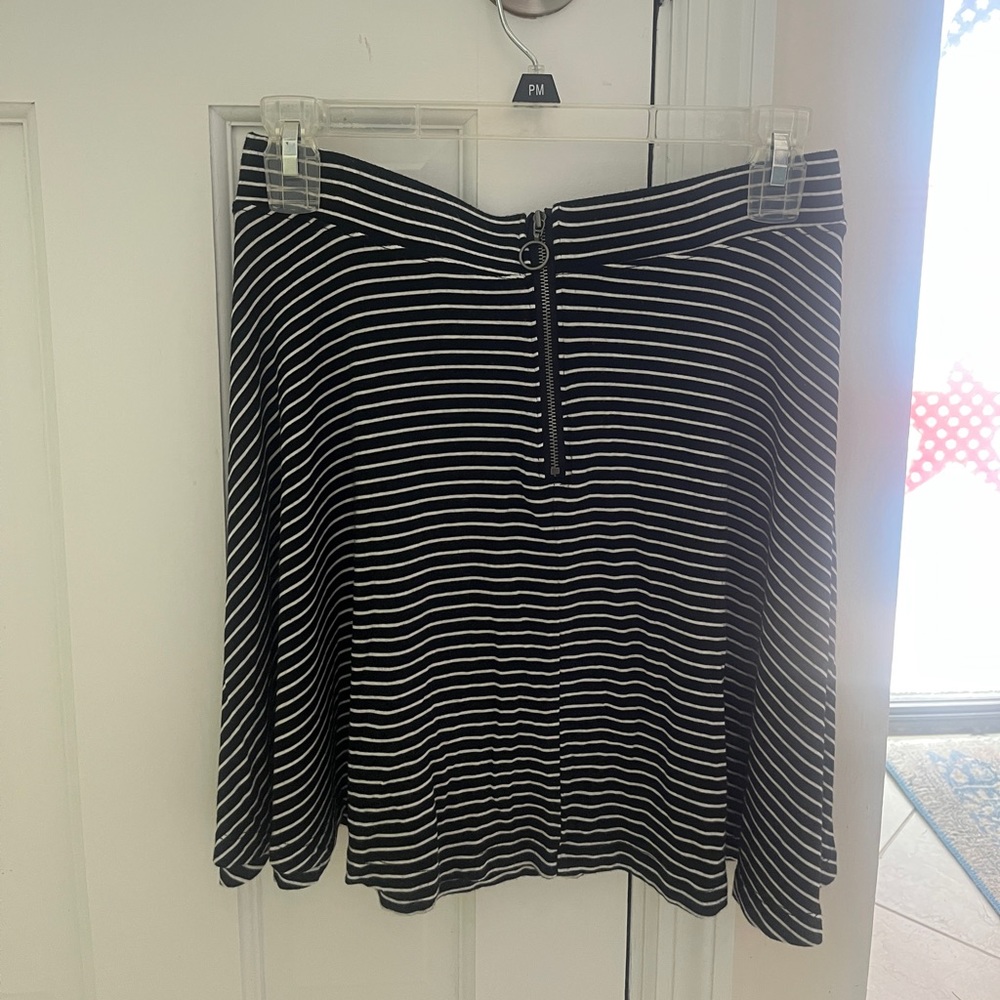 Skater Skirt, Size M, So Brand, black & white